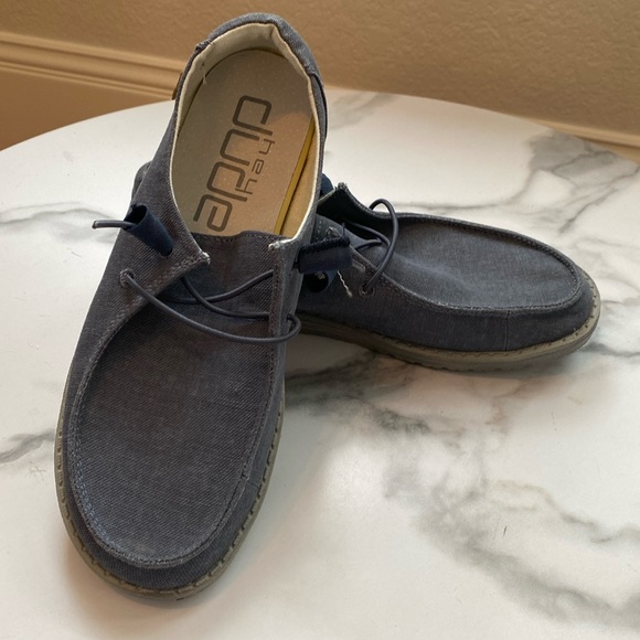 Hey Dudes: size US 7 - Picture 1 of 4